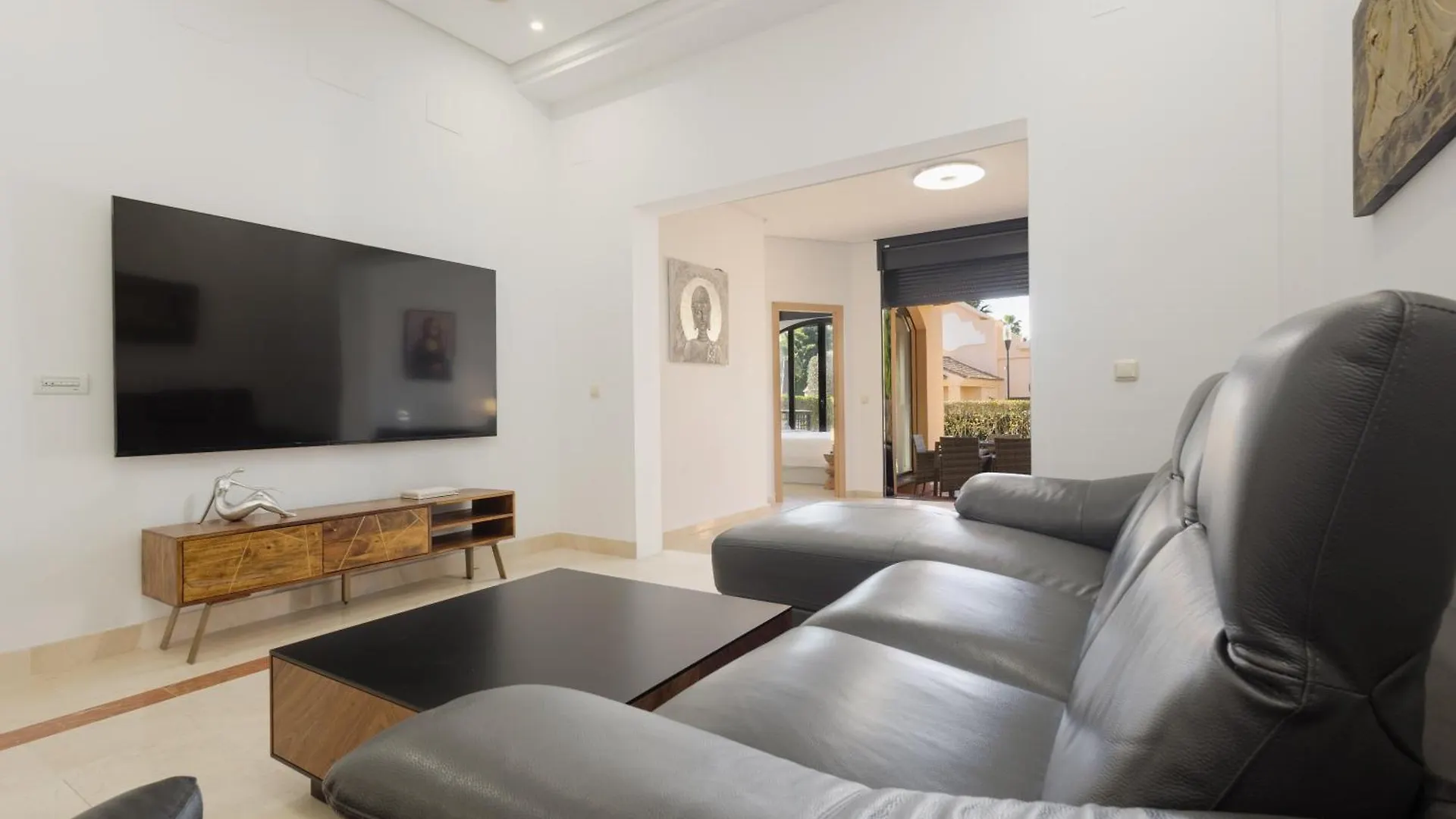Apartment With 3 Bedrooms, Terrace, Indoor Pool And Sauna At 100 M From The Beach In Puerto Banus 마르베야