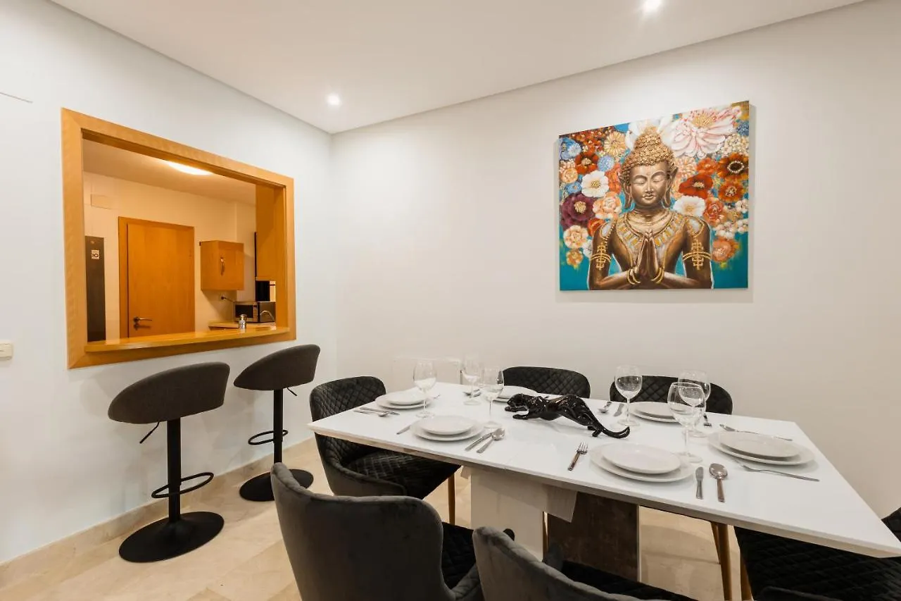 Apartment With 3 Bedrooms, Terrace, Indoor Pool And Sauna At 100 M From The Beach In Puerto Banus Μαρμπέλλα